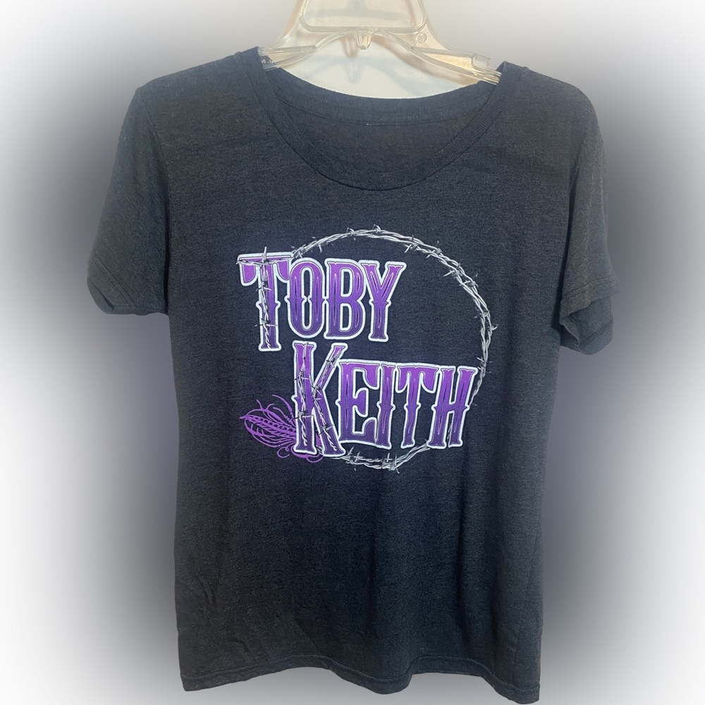 Toby Keith T-Shirt. Barbed Wire